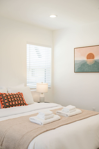 Room 2, Modern Home Near Pasadena Garage Full Kitchen, Los Angeles