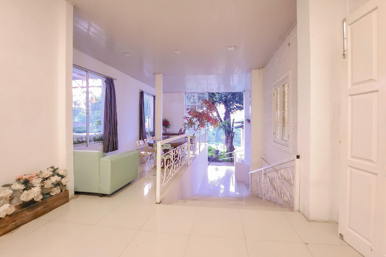 Public Area 3, Urbanview Hotel Star Residence Puncak, Bogor