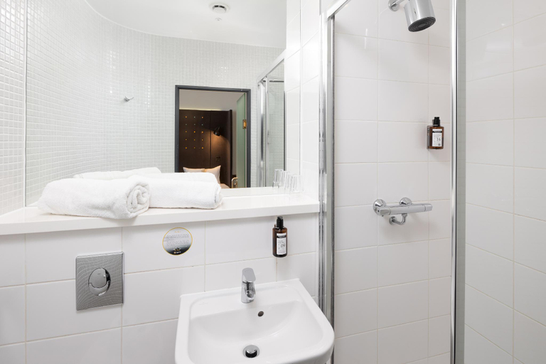 Bathroom 4, Point A Hotel London Kings Cross - St. Pancras, London