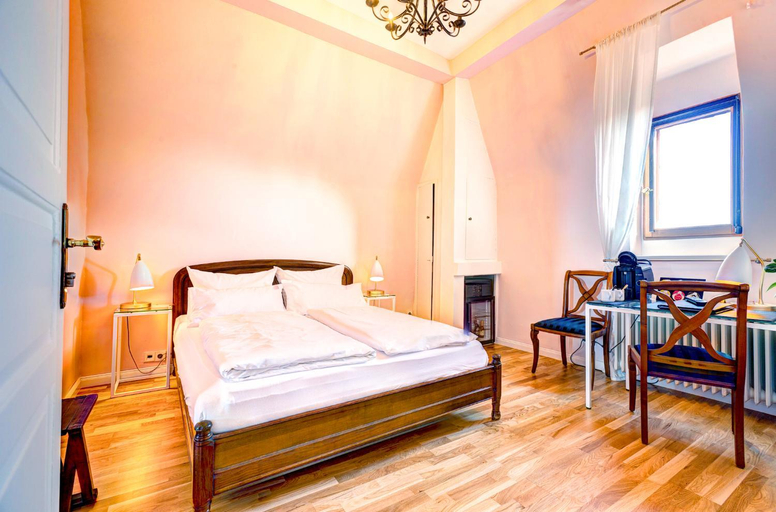 Bedroom 12