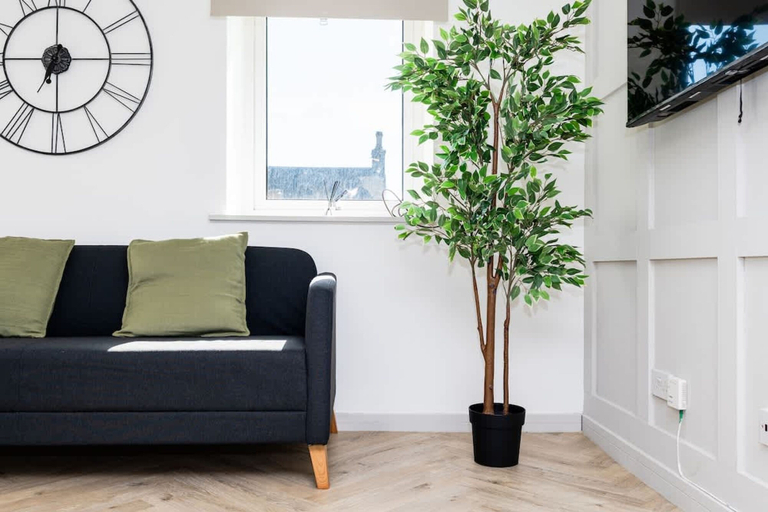 Room 3, 5 Bedroom Apartment - Galashiels, Scottish Borders