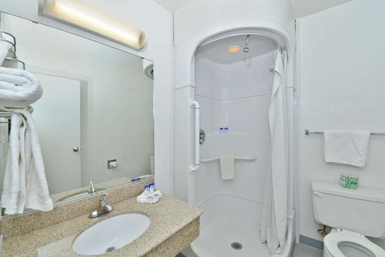 Bathroom 4, Americas Best Value Inn Amarillo Airport, Potter