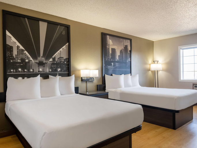 Bedroom 3, Super 8 by Wyndham Clinton, Clinton