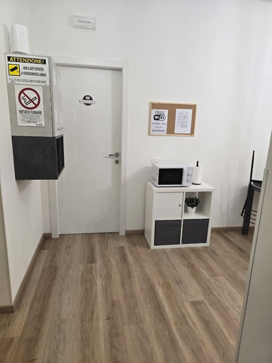 Others 4, DA.NI.TO. ROOMS, Ancona
