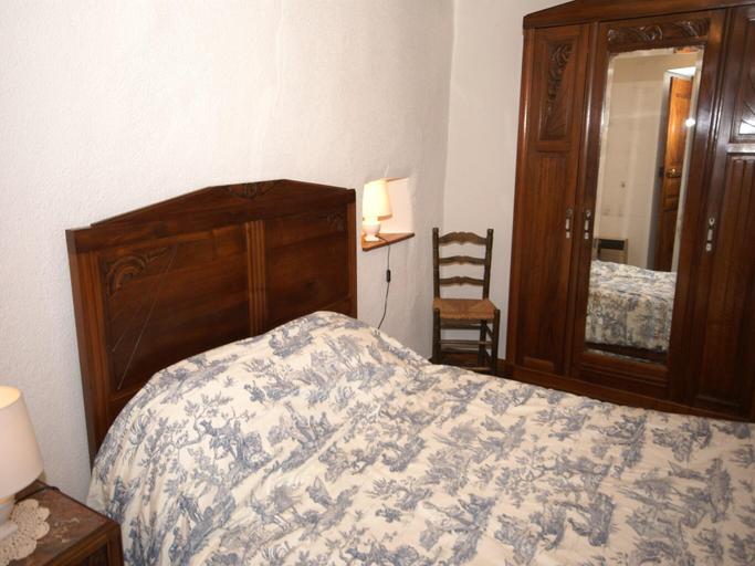 Bedroom 2, Hideaway in Villeneuve-dAllier, Haute-Loire