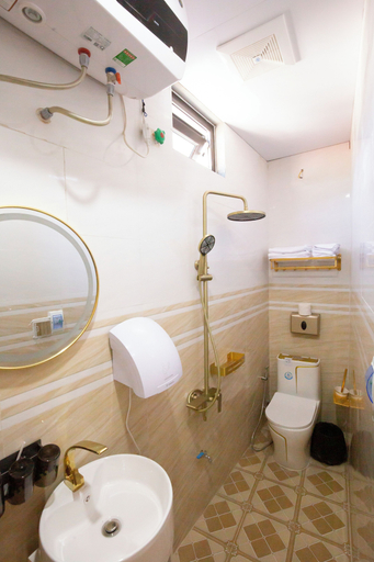 Bathroom 5, Quyenly Motel, Mèo Vạc