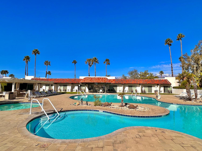 Sport & Beauty 3, The Inn at Mission Lakes, Riverside