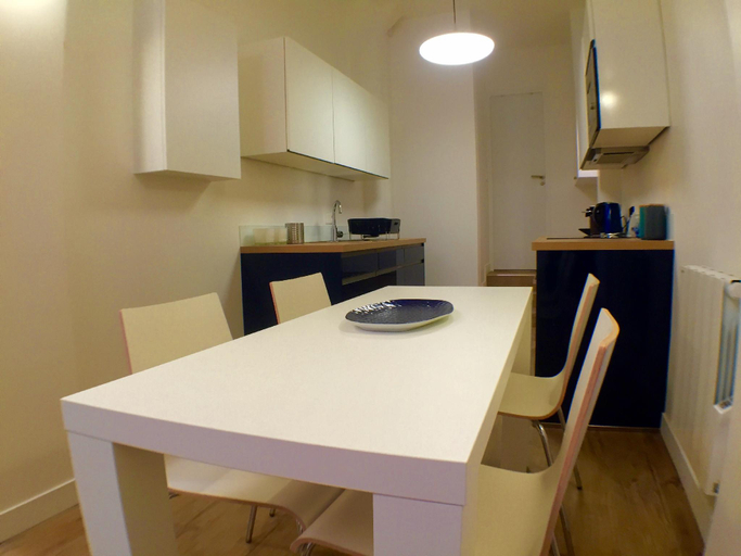 Others 3, The Blue House 70sqm 2br 6 Persons, Paris