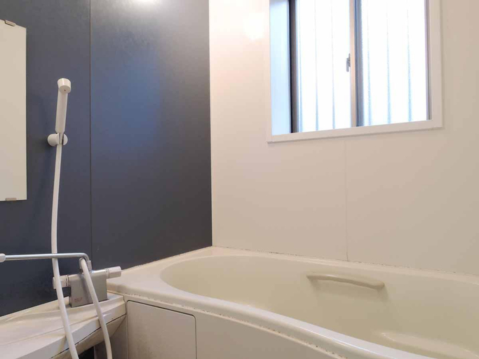 Bathroom 5, Beppu Yukemurinooka Youth Hostel, Beppu