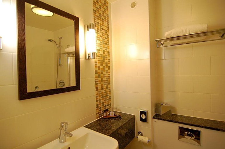 Bathroom 5, Macdonald Botley Park Hotel & Spa, Hampshire