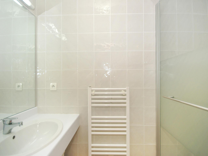Bathroom 4, Villa in Saumane near Golf Course and Pool, Vaucluse