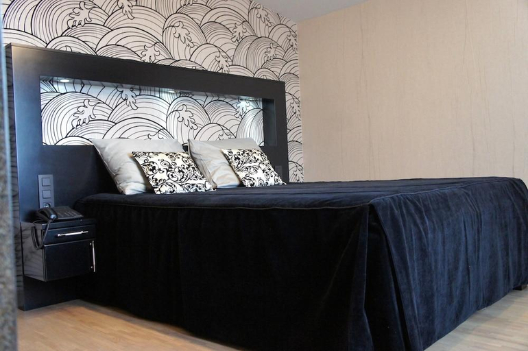 Bedroom 3, Belrom Hotel, Limburg
