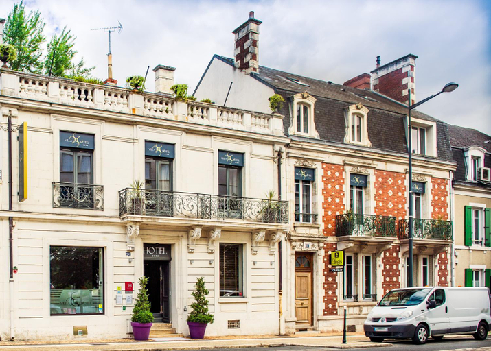 Exterior & Views