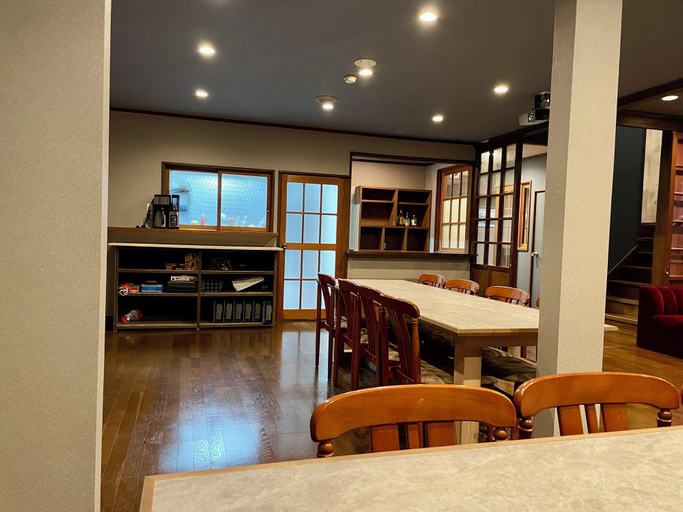 Others 4, Ember Lodge, Hakuba