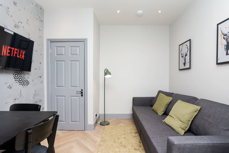 Room 5, 1 Bedroom Apartment-free Parking, Edinburgh