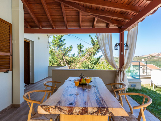 Others 2, Villa in Crete with Private Pool Beaches Nearby, Crete