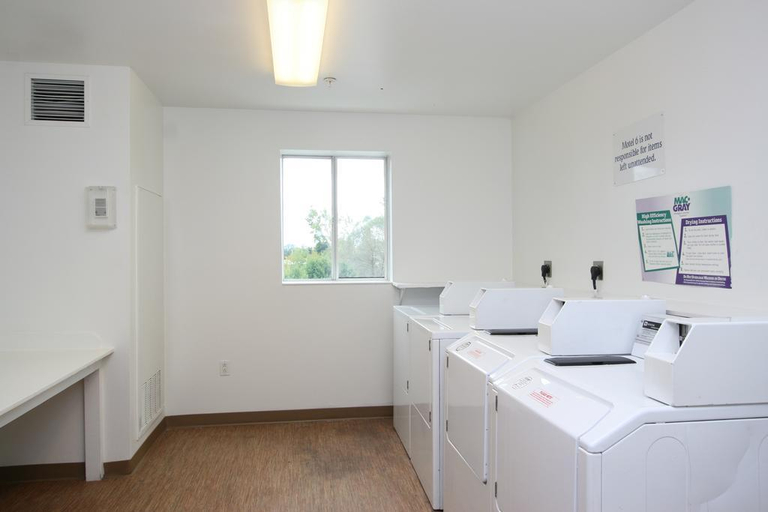 Bathroom, Motel 6 Burlington, Chittenden
