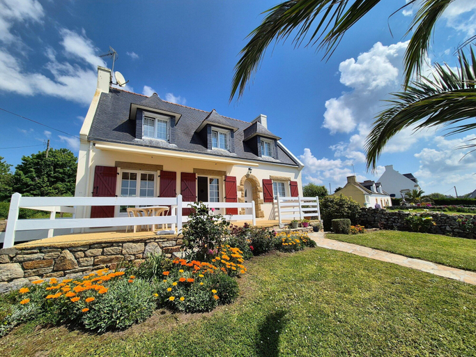 Exterior 5, Holiday Home in Plouhinec With Sea Views, Finistère