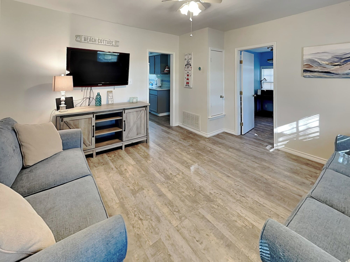 Others 5, The Charming Cozy Cottage by Miss Kitty’s, Aransas