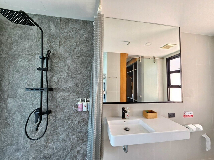 Bathroom 5, 8IK88 Resort, Phuket Island