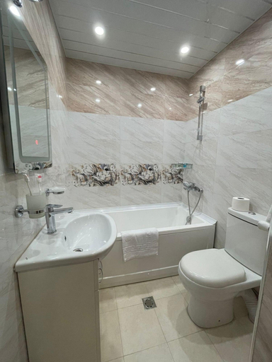 Bathroom 4, Anga Yerevan Hotel, Yerevan