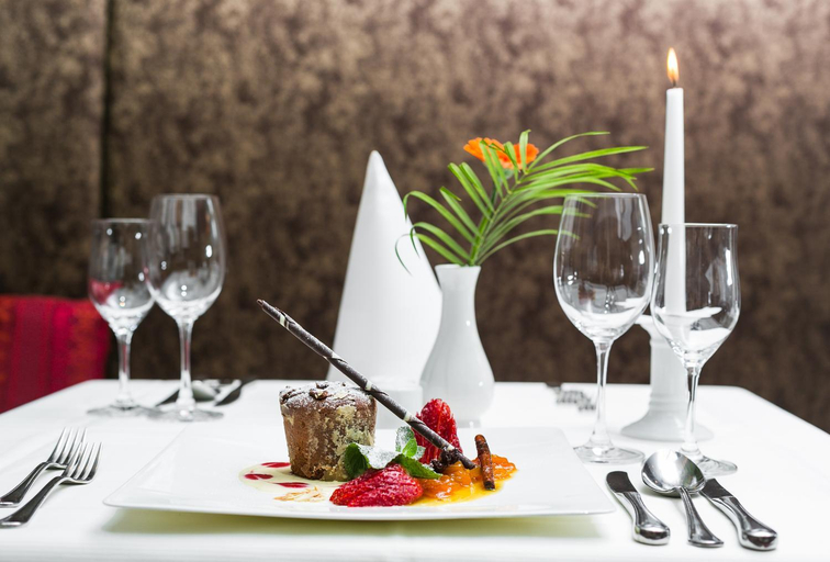 Food & Drinks 5, Holzapfel, Passau