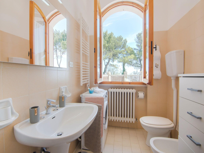 Bathroom 4, Enchanting Coastal with Views, Pesaro E Urbino