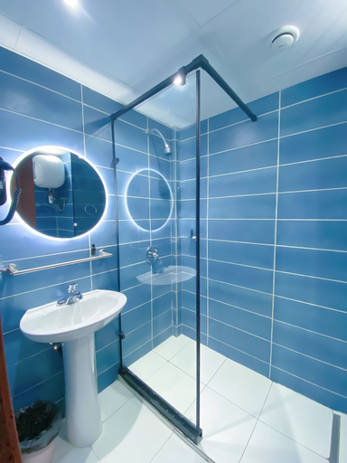 Bathroom 5, MANOU HOTEL, Wouri
