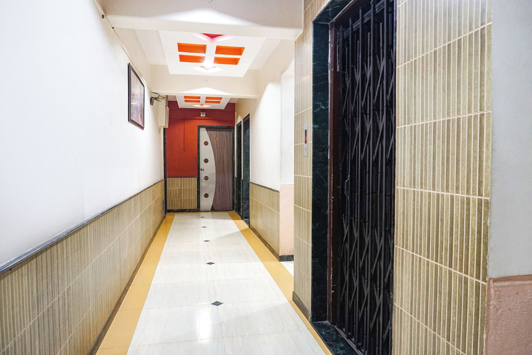 Others 4, Fabhotel Royal Residency - Nr Phoenix mall, Pune
