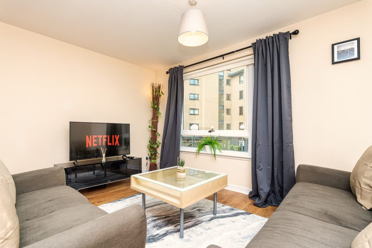 Room 3, 2bed Apartment-city Centre, Glasgow