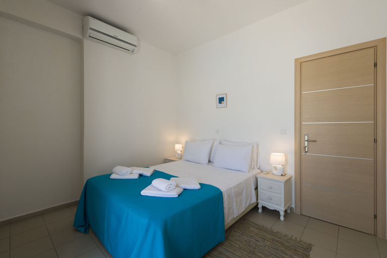 Bedroom 2, Santorini Traditional Suites, South Aegean