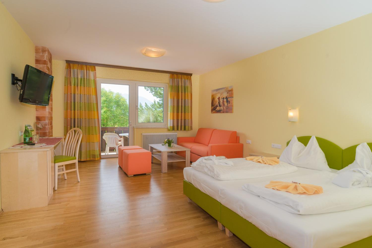 Bedroom 3, Almfrieden Hotel & Romantikchalet, Liezen