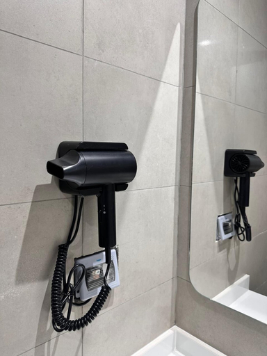 Bathroom 4, 4 Guys Hotels, Seeb