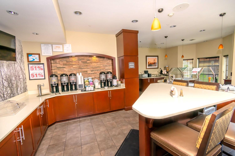 Food & Drinks 5, Staybridge Suites Houston - IAH Airport By IHG, Houston