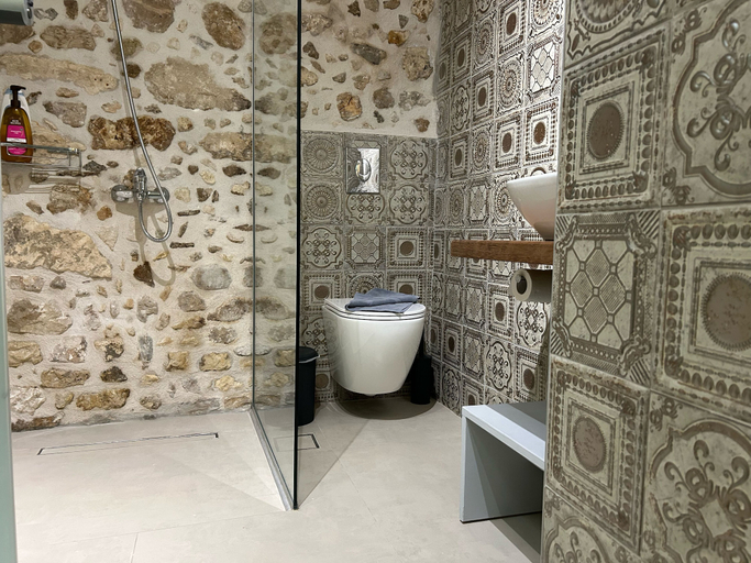 Bathroom 5, Barbara Studios, Crete