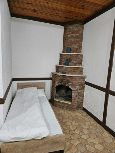 Bedroom 4, DEĞİRMENBAŞI OTEL & RESTORAN, Gölcük