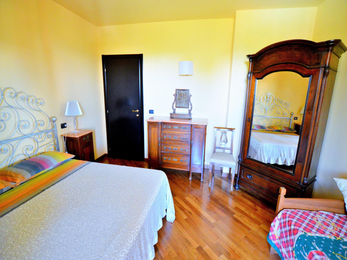 Bedroom 3, Villa in Marsciano with Pool near Lake Trasimeno, Perugia