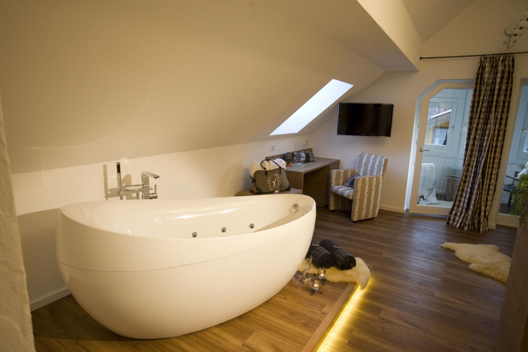 Bathroom 5, Alpin Lifestyle Hotel Lowen & Strauss, Oberallgäu