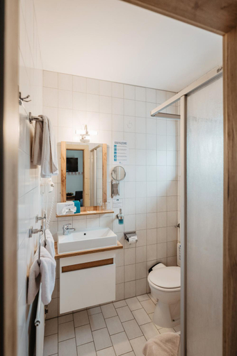 Bathroom, Landhotel Neuhof, Freyung-Grafenau