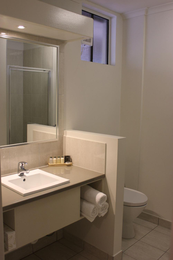 Bathroom 5, Swan Hill Resort, Swan Hill - Central