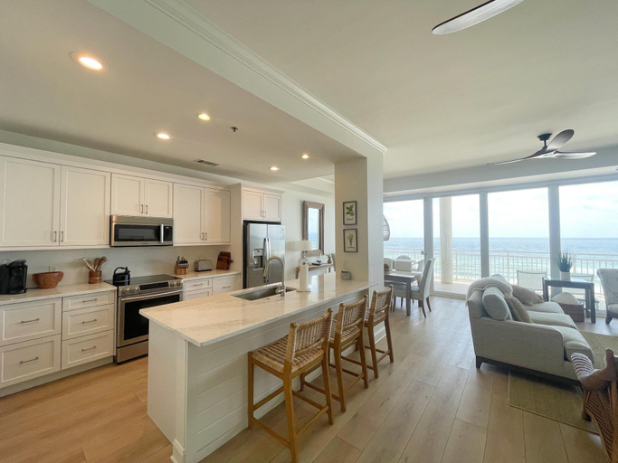 Others 1, La Playa 302, Escambia
