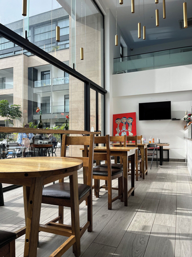 Food & Drinks 4, Easy Stay at Embassy Gardens Apartment, Accra