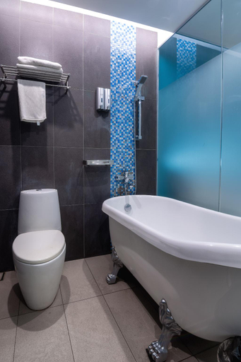 Bathroom 22