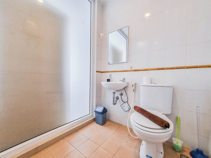 Bathroom 3, Simply Good Studio at Vivo Apartment, Sleman