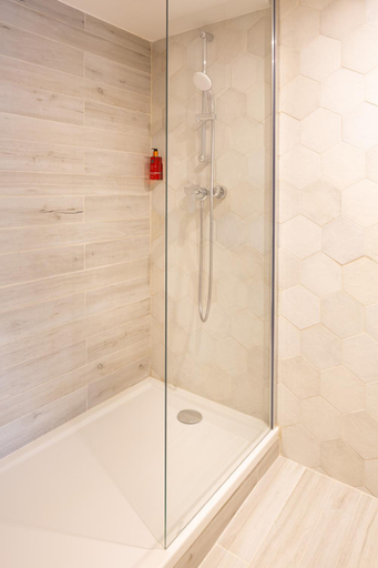 Bathroom 3, Hotel Montgrand, Bouches-du-Rhône