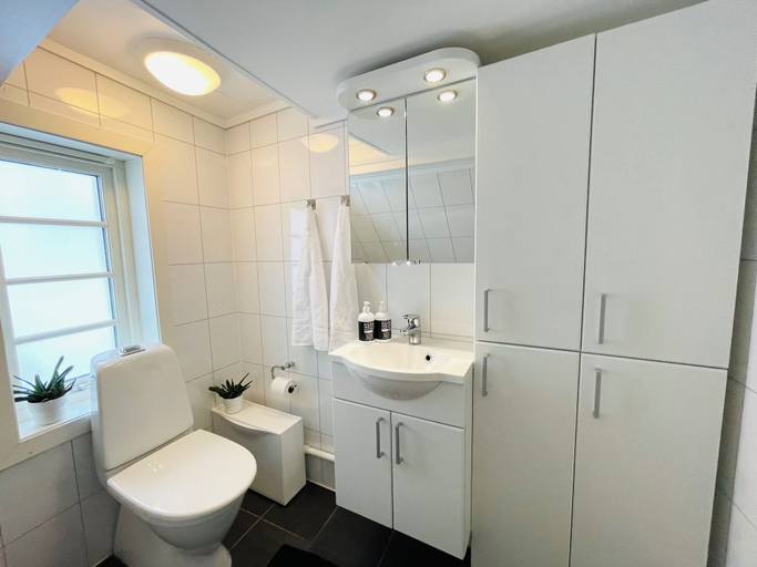 Bathroom 3, Central Economic Stavanger, Stavanger