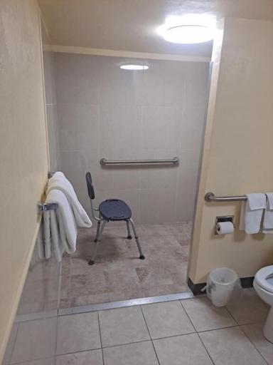 Bathroom 4, University Inn Gainesville, Alachua