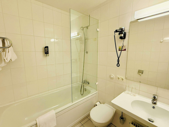 Bathroom 4, Arvena Messe Hotel an der NürnbergMesse, Nürnberg