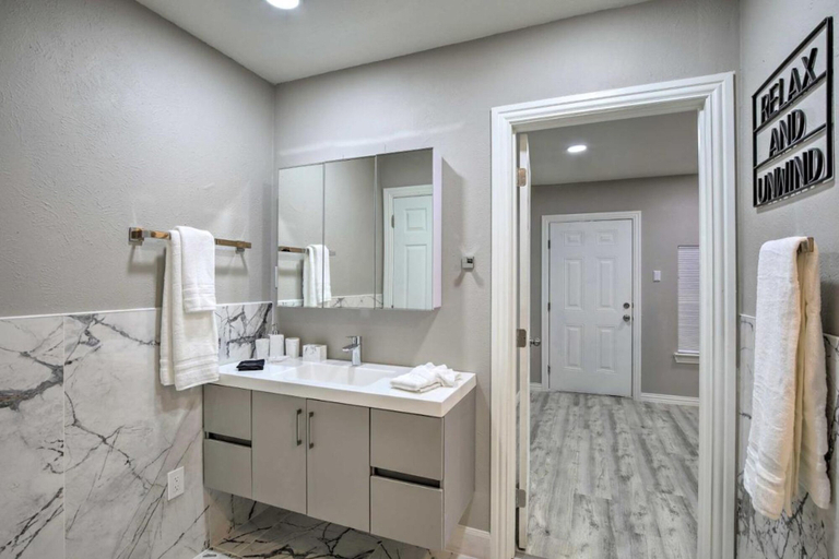Room 5, Collins Family-friendly Texas Home With Private Pool, Dallas