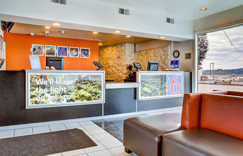 Public Area 2, Motel 6 Coos Bay, OR, Coos